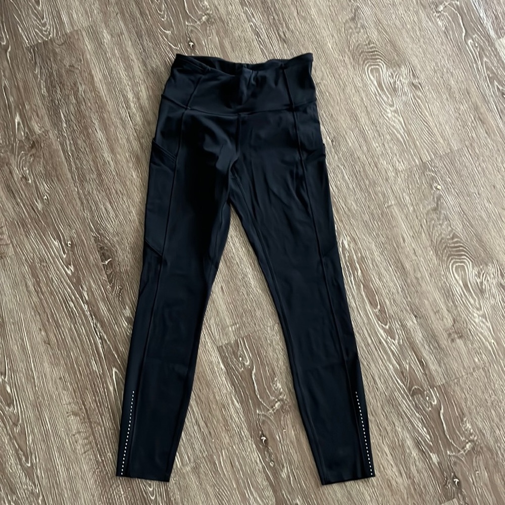Fast and Free tight 25” size 6